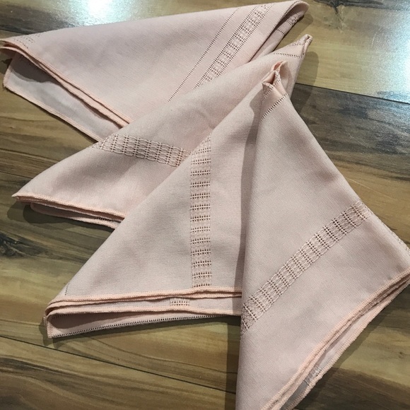 Other - 💎 Lot of Cloth Napkins (4) Peach Easter Dinner